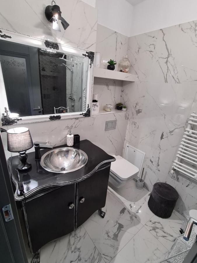 Parisian Apartment *